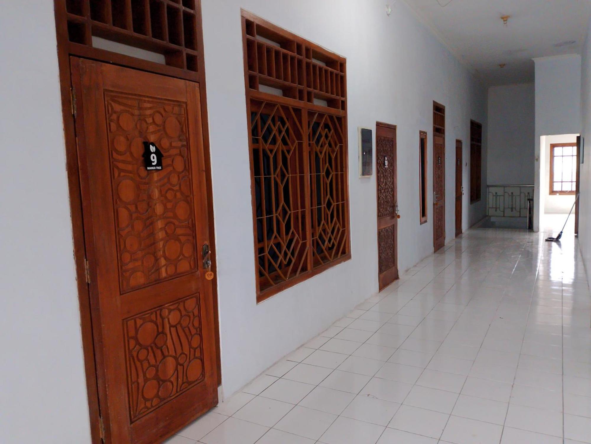 Mango Tree Homestay & Ijen Tour Banyuwangi  Buitenkant foto